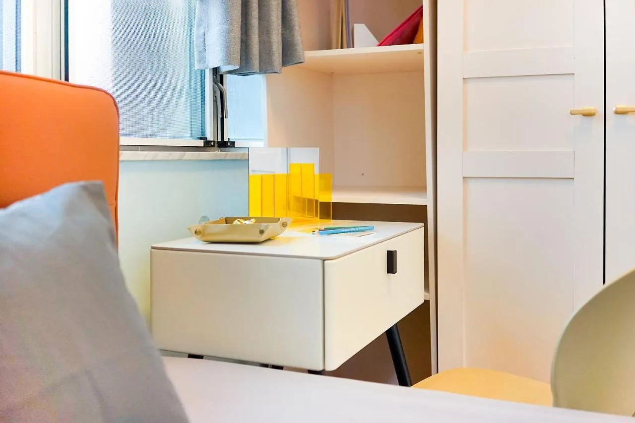 Student Accommodation - Lockhart Road 137 Hong Kong Homestay