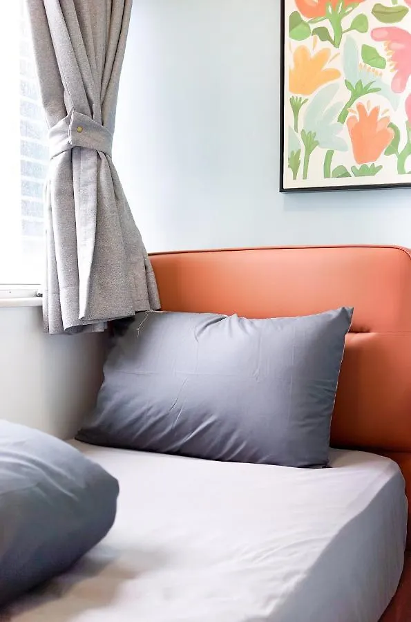 Student Accommodation - Lockhart Road 137 Hong Kong Homestay