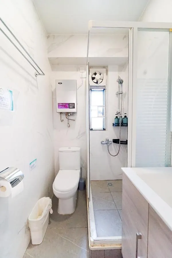 Student Accommodation - Lockhart Road 137 Hong Kong Homestay
